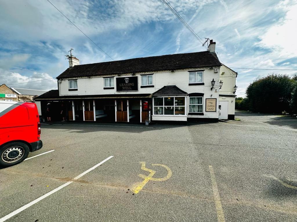 Hotel Leaking Well, Dunhampton à Stourport Extérieur photo